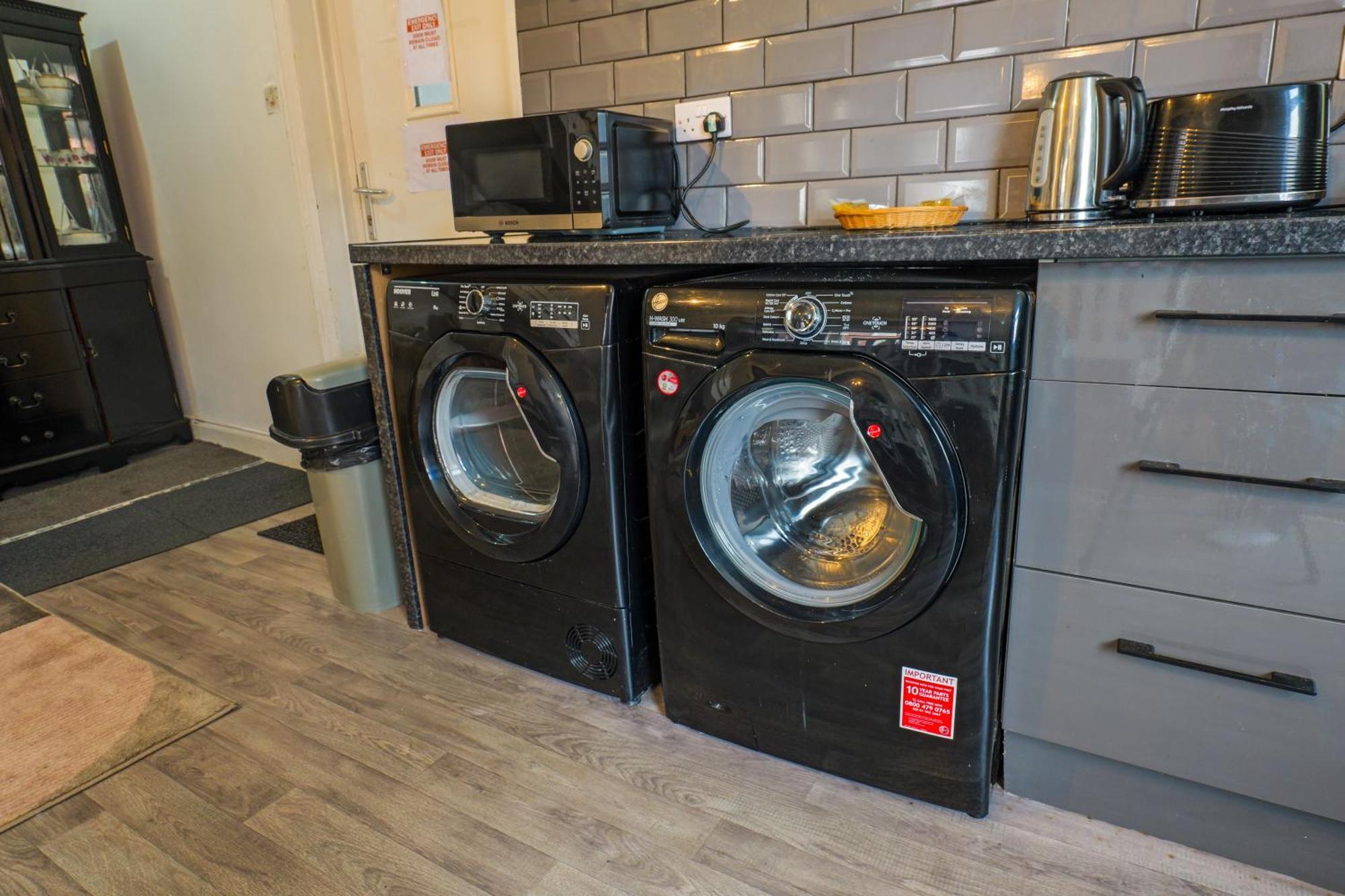 Rochdale 3 Bedroom House 2 Bath With Free Parking Sleeps 7 Bagian luar foto