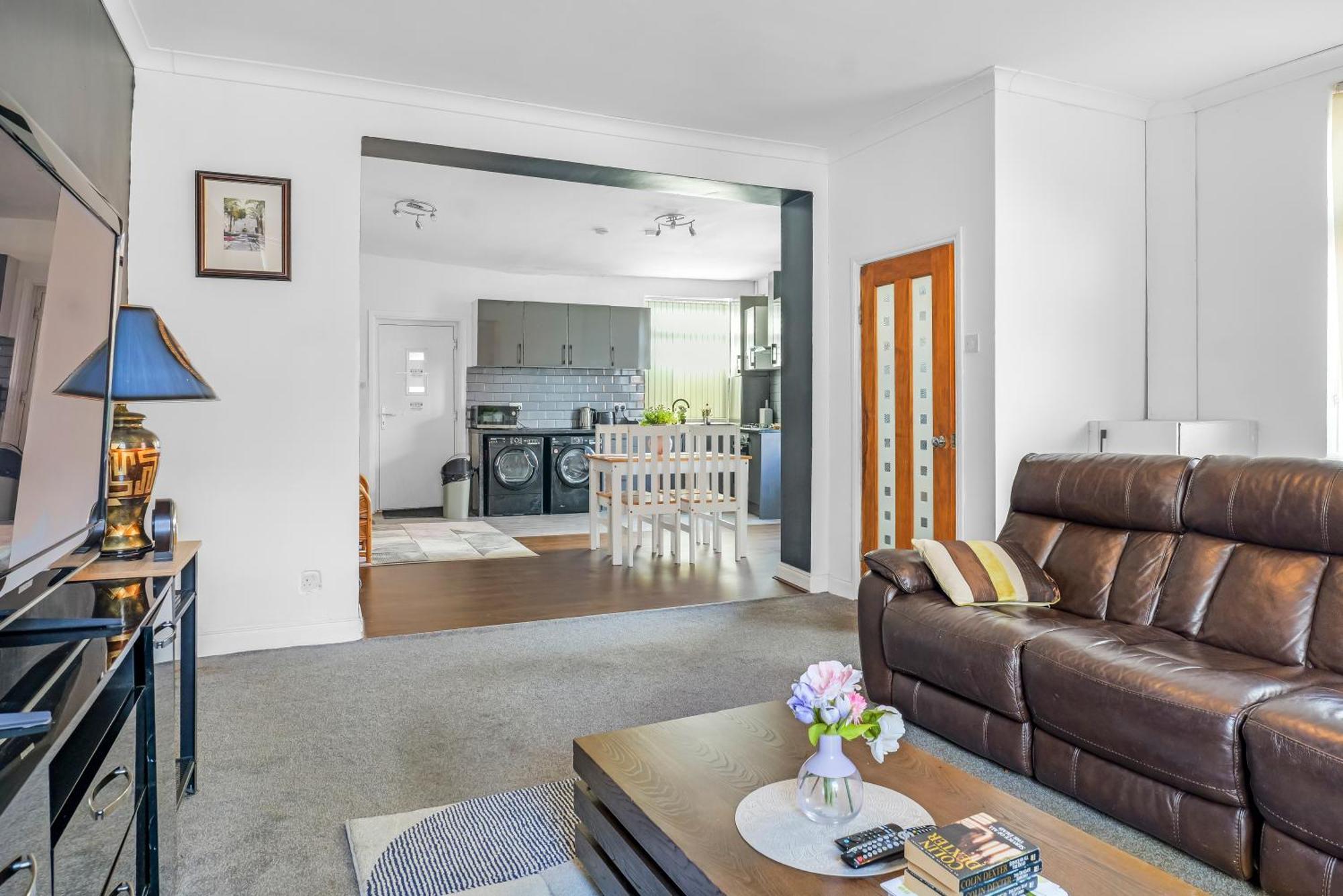 Rochdale 3 Bedroom House 2 Bath With Free Parking Sleeps 7 Bagian luar foto
